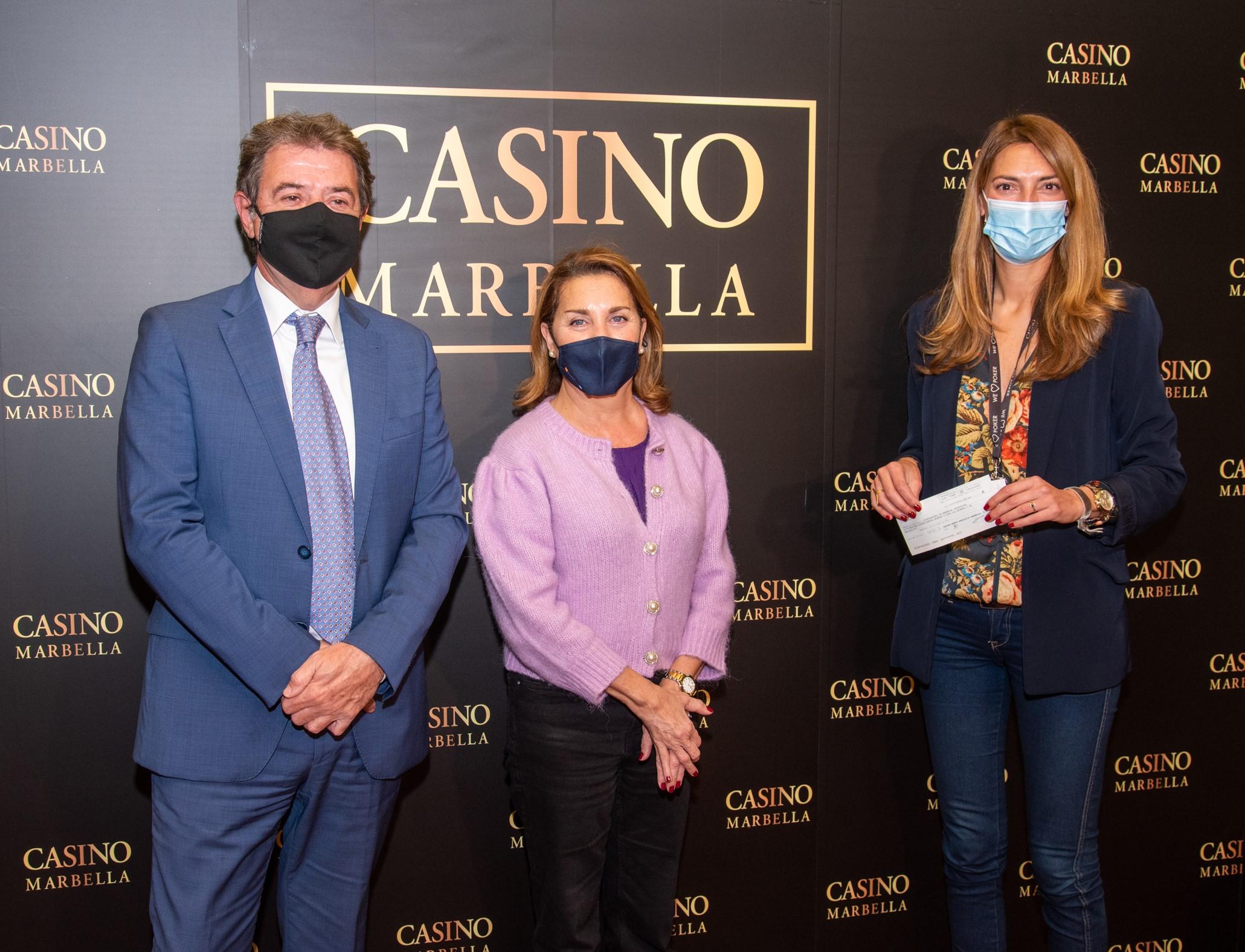 CASINO MARBELLA HACE ENTREGA DE SU APORTACION ANUAL A LAS FAMILIAS MÁS NECESITADAS