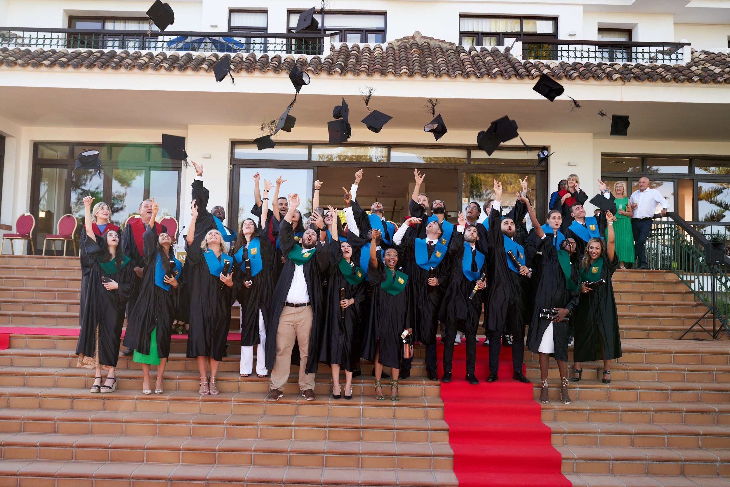 MIUC celebra su graduación con estudiantes procedentes de más de 90 países