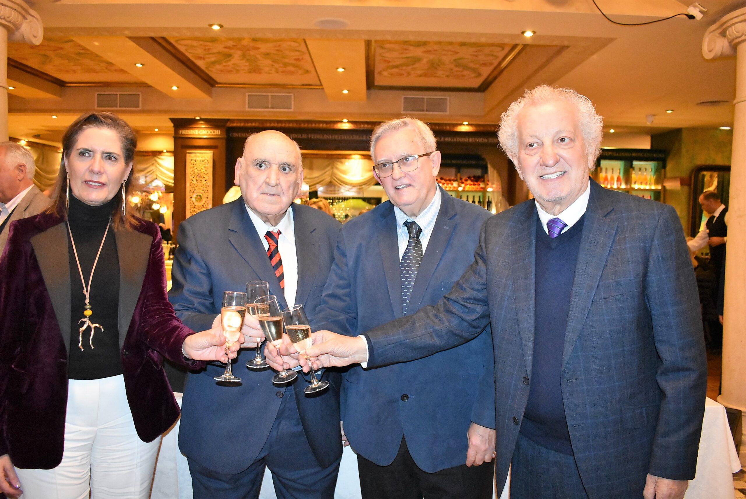 Da Bruno Sul Mare acoge la presentación del libro del periodista José Luis Yagüe sobre la historia de Marbella