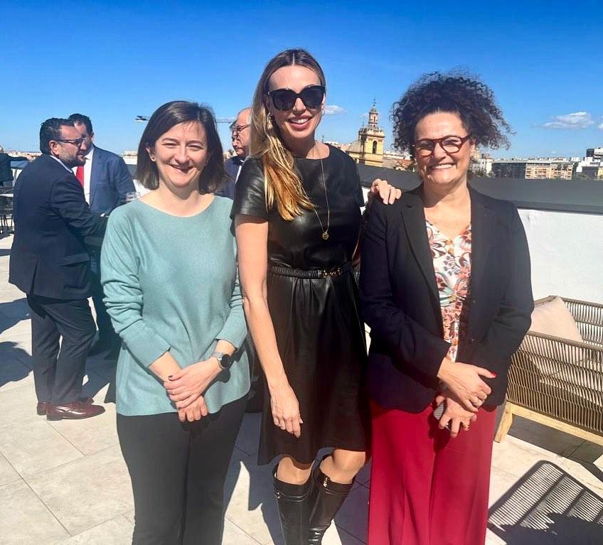 Francisca Barrero, CEO de Gran Marbella Consulting estuvo en una reunión con los agentes más importantes de seguros de AXA