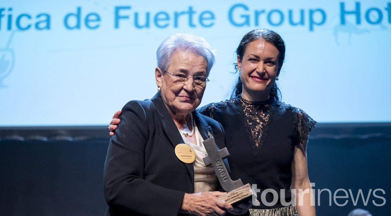 Isabel García Bardón recibe el «Premio Especial del Editor» en los Premios Tourinews 2023