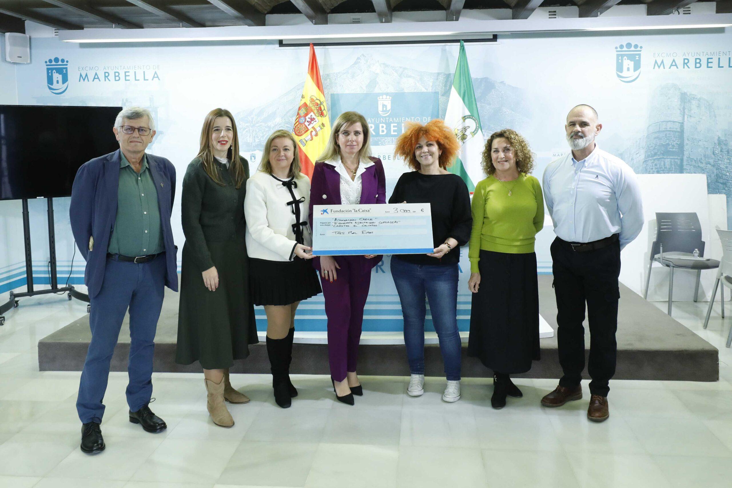 CIT MARBELLA Y  FUNDACIÓN “LA CAIXA” HACEN ENTREGA DE CHEQUES PARA JUGUETES A ASOCIACIONES DE LA CIUDAD