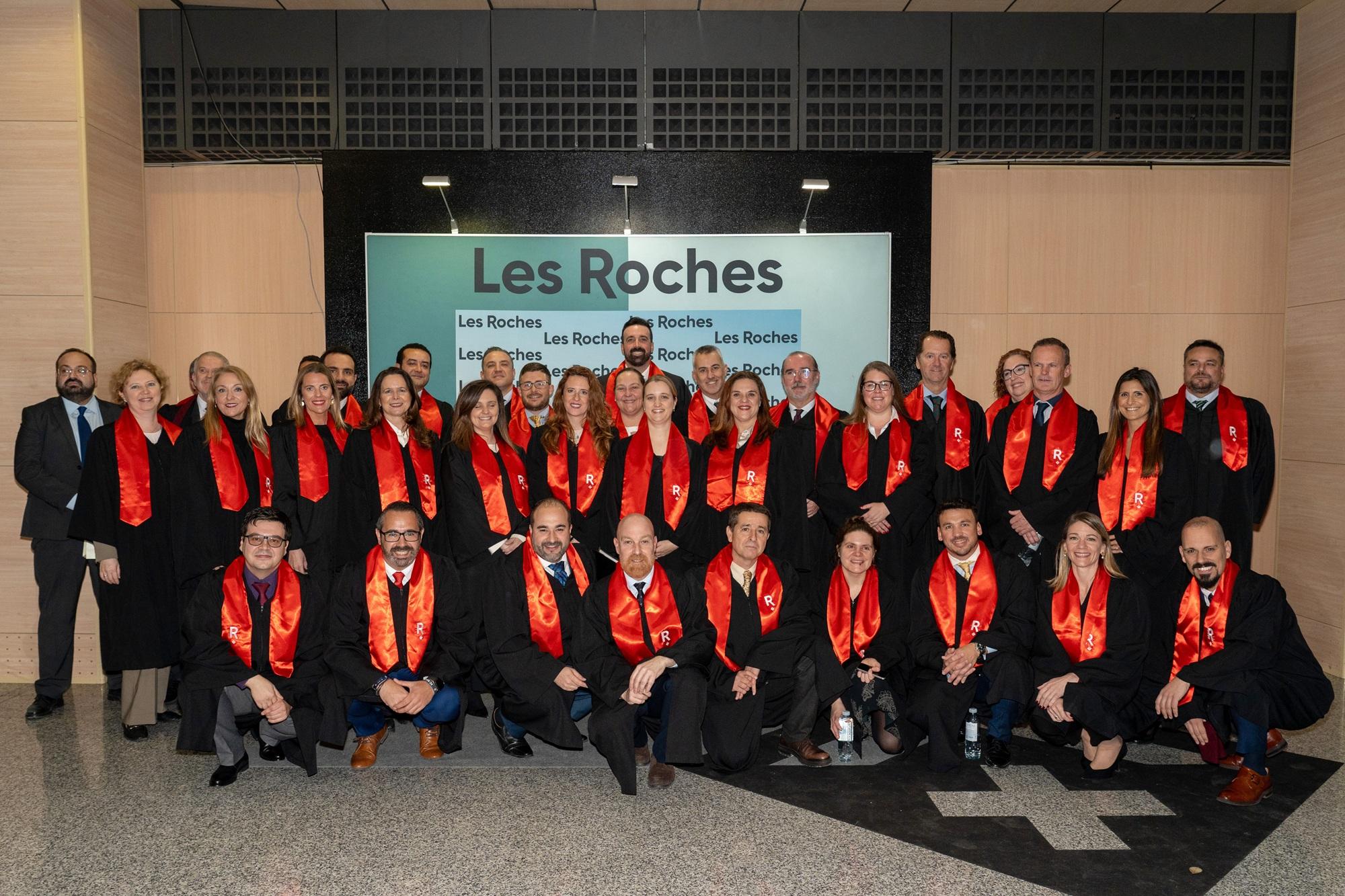 Les Roches Marbella gradúa a más de 300 alumnos y premia a The Madrid Edition con el “Hospitality Young Talent Award”