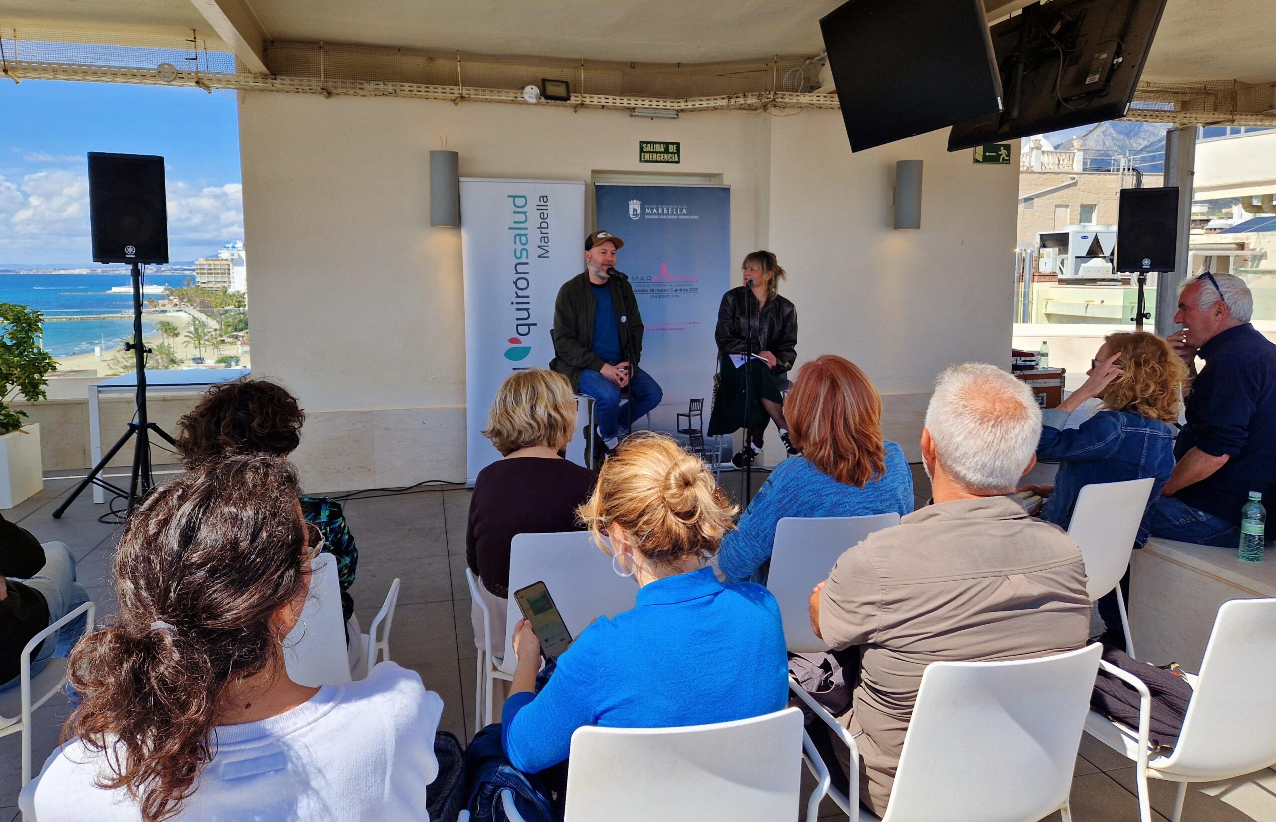 El certamen Marpoética recala en Quirónsalud Marbella con una lectura compartida